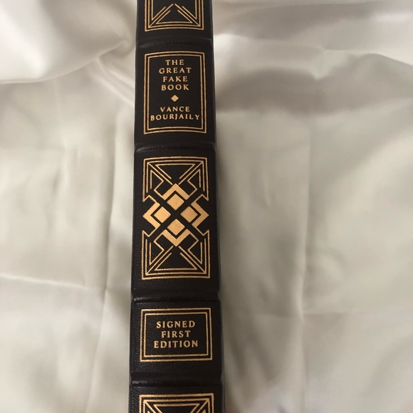 MINT CONDITION SIGNED FIRST EDITION FRANKLIN LIBRARY BOOK - Picture 2 of 10